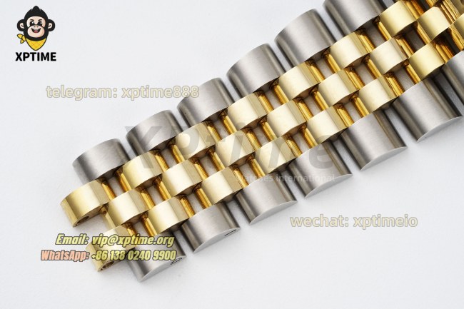 GMT Master II 126713 GRNR 40mm QF Black/Dot on Jub YG/SS Bracelet VR3285 GMT Master II 126713 GRNR 40mm QF Black/Dot on Jub YG/SS Bracelet VR3285