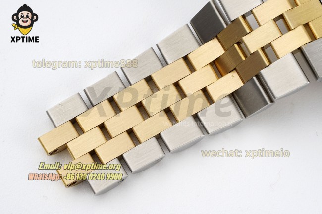 GMT Master II 126713 GRNR 40mm QF Black/Dot on Jub YG/SS Bracelet VR3285 GMT Master II 126713 GRNR 40mm QF Black/Dot on Jub YG/SS Bracelet VR3285