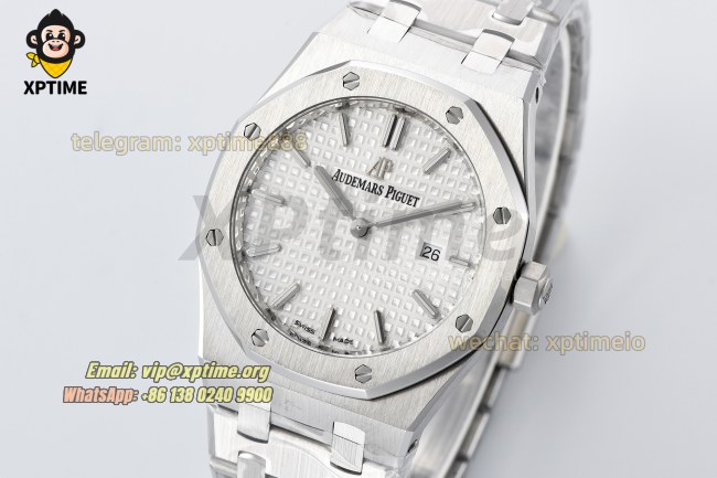 Royal Oak Ladies 67650 33mm ZF White/Stick on SS/SS Bracelet Swiss Quartz Royal Oak Ladies 67650 33mm ZF White/Stick on SS/SS Bracelet Swiss Quartz