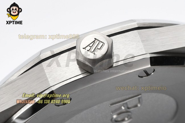 Royal Oak Ladies 67650 33mm ZF White/Stick on SS/SS Bracelet Swiss Quartz Royal Oak Ladies 67650 33mm ZF White/Stick on SS/SS Bracelet Swiss Quartz