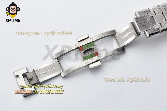 Royal Oak Ladies 67650 33mm ZF White/Stick on SS/SS Bracelet Swiss Quartz Royal Oak Ladies 67650 33mm ZF White/Stick on SS/SS Bracelet Swiss Quartz