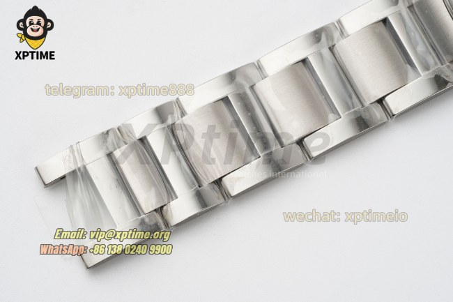 Ballon Bleu De Cartier 42mm V6F White/Roman on SS/SS Bracelet Quartz Ballon Bleu De Cartier 42mm V6F White/Roman on SS/SS Bracelet Quartz