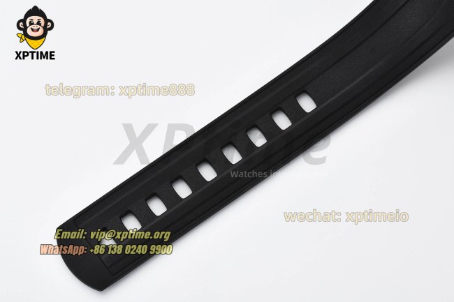 Seamaster 300M 42mm VSF Black/Dot on RG/RU Strap A8801 Seamaster 300M 42mm VSF Black/Dot on RG/RU Strap A8801