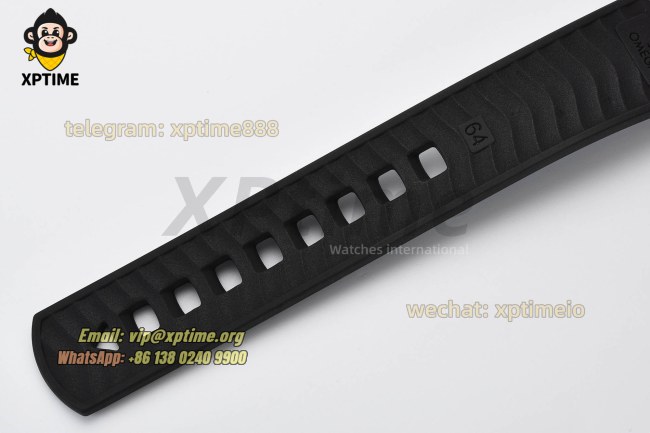 Seamaster 300M 42mm VSF Black/Dot on RG/RU Strap A8801 Seamaster 300M 42mm VSF Black/Dot on RG/RU Strap A8801