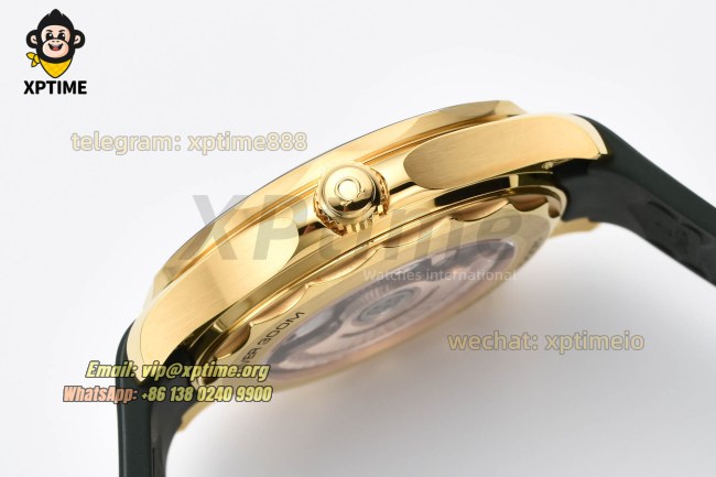 Seamaster 300M 42mm VSF Black/Dot on YG/RU Strap A8801 Seamaster 300M 42mm VSF Black/Dot on YG/RU Strap A8801