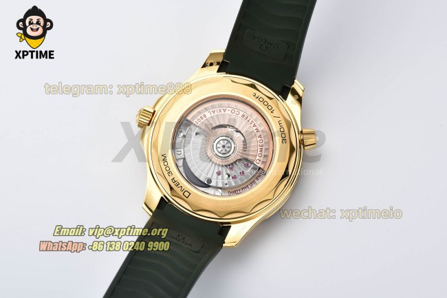 Seamaster 300M 42mm VSF Black/Dot on YG/RU Strap A8801 Seamaster 300M 42mm VSF Black/Dot on YG/RU Strap A8801