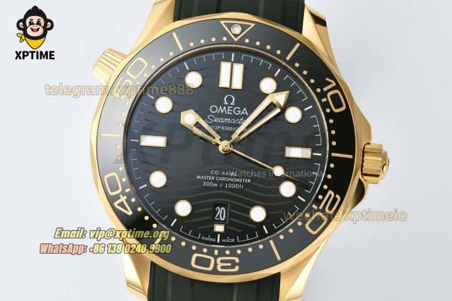 Seamaster 300M 42mm VSF Black/Dot on YG/RU Strap A8801 Seamaster 300M 42mm VSF Black/Dot on YG/RU Strap A8801
