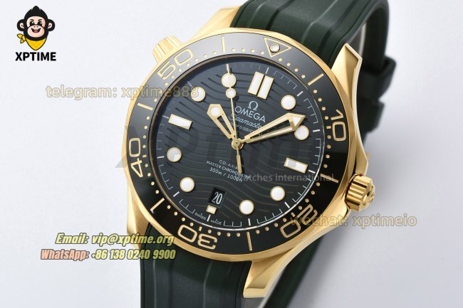 Seamaster 300M 42mm VSF Black/Dot on YG/RU Strap A8801 Seamaster 300M 42mm VSF Black/Dot on YG/RU Strap A8801