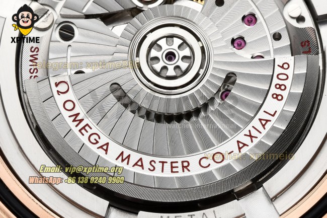 Seamaster 300m 2025 42mm VSF Black/Dot on RG/RG Bracelet A8806 Seamaster 300m 2025 42mm VSF Black/Dot on RG/RG Bracelet A8806