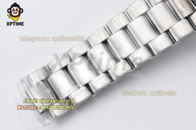 Planet Ocean 600M 43.5mm VSF Blue/Sticks & Numerals on SS/SS Bracelet A8900 Planet Ocean 600M 43.5mm VSF Blue/Sticks & Numerals on SS/SS Bracelet A8900