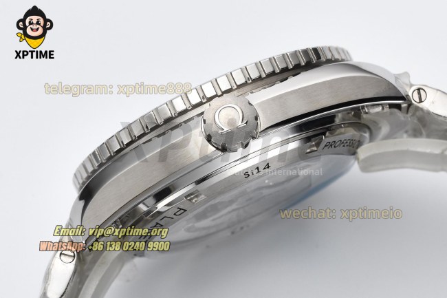 Planet Ocean 600M 43.5mm VSF Black/Stick Numerals on SS/SS Bracelet A8605 Planet Ocean 600M 43.5mm VSF Black/Stick Numerals on SS/SS Bracelet A8605