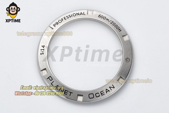 Planet Ocean 600M 43.5mm VSF Black/Stick Numerals on SS/SS Bracelet A8605 Planet Ocean 600M 43.5mm VSF Black/Stick Numerals on SS/SS Bracelet A8605