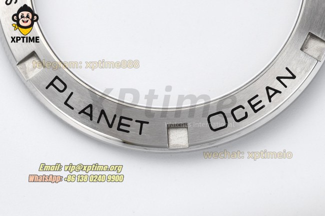 Planet Ocean 600M 43.5mm VSF Black/Stick Numerals on SS/SS Bracelet A8605 Planet Ocean 600M 43.5mm VSF Black/Stick Numerals on SS/SS Bracelet A8605