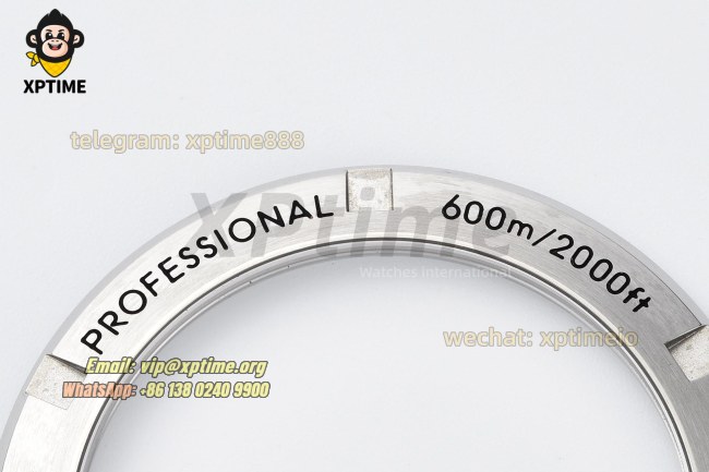 Planet Ocean 600M 43.5mm VSF Black/Stick Numerals on SS/SS Bracelet A8605 Planet Ocean 600M 43.5mm VSF Black/Stick Numerals on SS/SS Bracelet A8605