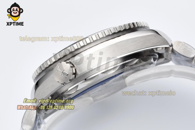 Planet Ocean GMT 43.5mm VSF Black/Stick Numeral on SS/SS Bracelet A8906 Planet Ocean GMT 43.5mm VSF Black/Stick Numeral on SS/SS Bracelet A8906
