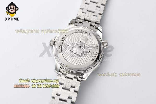 Seamaster 300M 42mm VSF Black/Dot on SS/SS Bracelet A8806 Seamaster 300M 42mm VSF Black/Dot on SS/SS Bracelet A8806