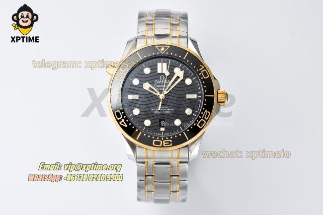 Seamaster 300M 42mm VSF Black/Dot on YG/SS Bracelet A8800 Seamaster 300M 42mm VSF Black/Dot on YG/SS Bracelet A8800
