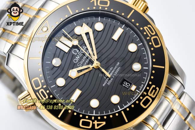 Seamaster 300M 42mm VSF Black/Dot on YG/SS Bracelet A8800 Seamaster 300M 42mm VSF Black/Dot on YG/SS Bracelet A8800
