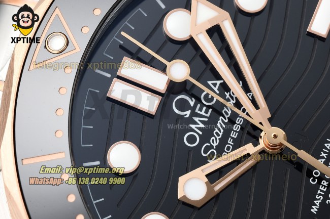 Seamaster 300M 42mm VSF Black/Dot on RG/SS Bracelet A8800 Seamaster 300M 42mm VSF Black/Dot on RG/SS Bracelet A8800