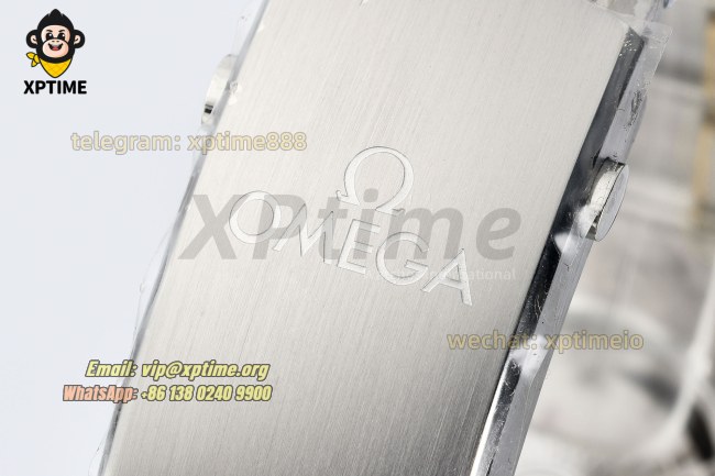 Seamaster 300M 42mm VSF Black/Dot on YG/SS Bracelet A8800 Seamaster 300M 42mm VSF Black/Dot on YG/SS Bracelet A8800