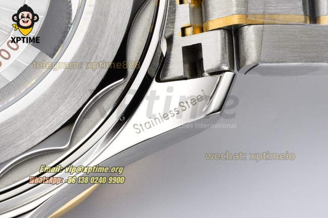 Seamaster 300M 42mm VSF Black/Dot on YG/SS Bracelet A8800 Seamaster 300M 42mm VSF Black/Dot on YG/SS Bracelet A8800