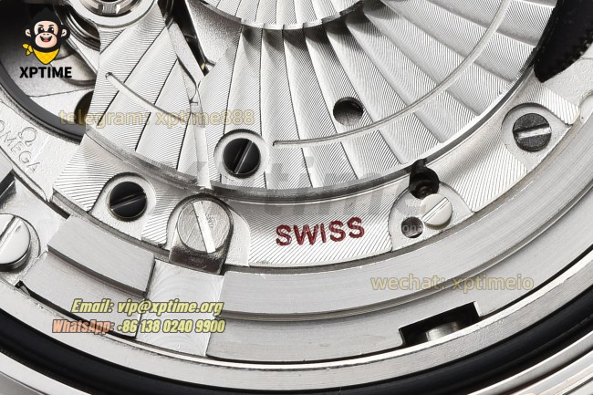 Seamaster 300M 42mm VSF Black/Dot on RG/SS Bracelet A8800 Seamaster 300M 42mm VSF Black/Dot on RG/SS Bracelet A8800