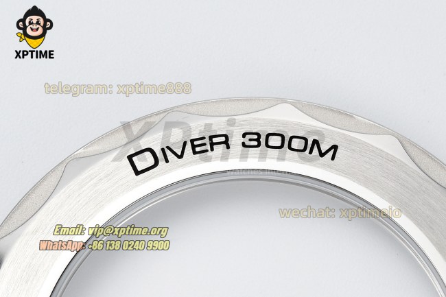 Seamaster 300M 42mm VSF Black/Dot on YG/SS Bracelet A8800 Seamaster 300M 42mm VSF Black/Dot on YG/SS Bracelet A8800