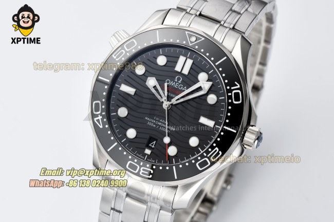 Seamaster 300M 42mm VSF Black/Dot on SS/SS Bracelet A8800 Seamaster 300M 42mm VSF Black/Dot on SS/SS Bracelet A8800