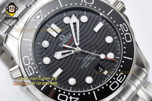 Seamaster 300M 42mm VSF Black/Dot on SS/SS Bracelet A8800 Seamaster 300M 42mm VSF Black/Dot on SS/SS Bracelet A8800