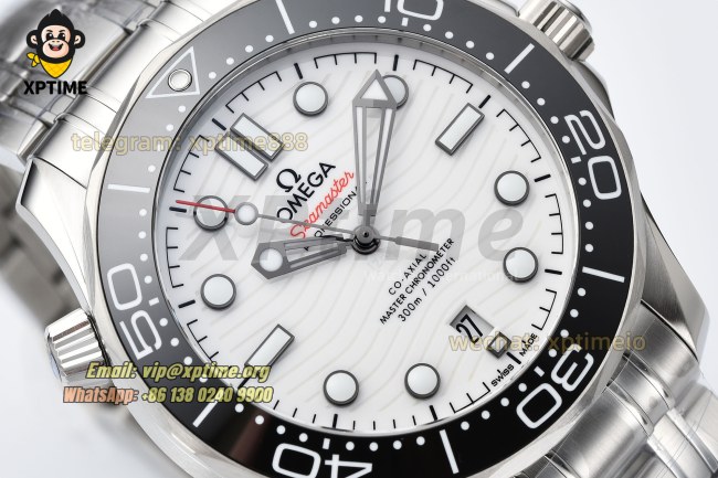 Seamaster 300M 42mm VSF White/Dot on SS/SS Bracelet A8800 Seamaster 300M 42mm VSF White/Dot on SS/SS Bracelet A8800