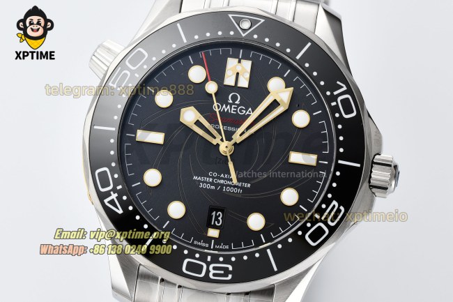 Seamaster 300M James Bond 007 42mm VSF Black/Dot on SS/SS Bracelet A8800 Seamaster 300M James Bond 007 42mm VSF Black/Dot on SS/SS Bracelet A8800