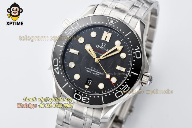 Seamaster 300M James Bond 007 42mm VSF Black/Dot on SS/SS Bracelet A8800 Seamaster 300M James Bond 007 42mm VSF Black/Dot on SS/SS Bracelet A8800