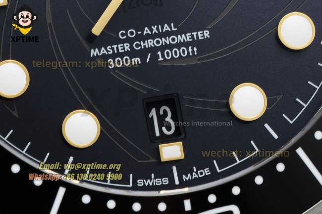 Seamaster 300M James Bond 007 42mm VSF Black/Dot on SS/SS Bracelet A8800 Seamaster 300M James Bond 007 42mm VSF Black/Dot on SS/SS Bracelet A8800