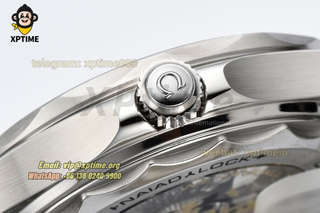Seamaster 300M James Bond 007 42mm VSF Black/Dot on SS/SS Bracelet A8800 Seamaster 300M James Bond 007 42mm VSF Black/Dot on SS/SS Bracelet A8800