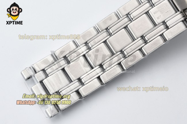 Seamaster 300M James Bond 007 42mm VSF Black/Dot on SS/SS Bracelet A8800 Seamaster 300M James Bond 007 42mm VSF Black/Dot on SS/SS Bracelet A8800