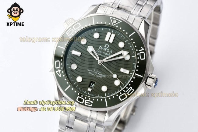 Seamaster 300M 42mm VSF Green/Dot on SS/SS Bracelet A8800 Seamaster 300M 42mm VSF Green/Dot on SS/SS Bracelet A8800