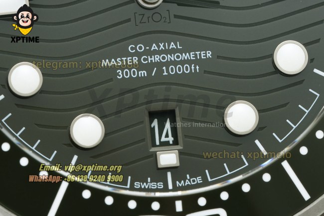 Seamaster 300M 42mm VSF Green/Dot on SS/SS Bracelet A8800 Seamaster 300M 42mm VSF Green/Dot on SS/SS Bracelet A8800