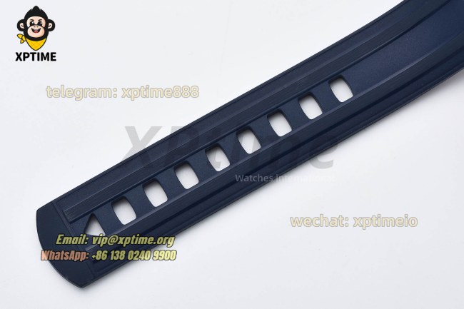 Seamaster 300M 42mm VSF Blue/Dot on RG/RU Strap A8801 Seamaster 300M 42mm VSF Blue/Dot on RG/RU Strap A8801