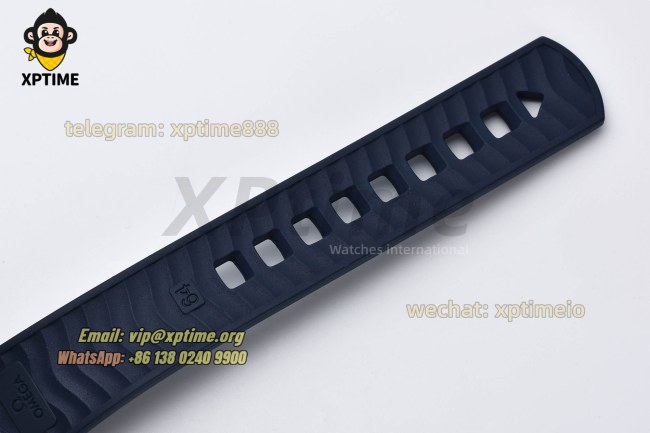 Seamaster 300M 42mm VSF Blue/Dot on RG/RU Strap A8801 Seamaster 300M 42mm VSF Blue/Dot on RG/RU Strap A8801