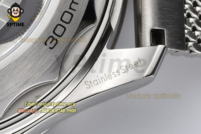Seamaster 300M 2024 42mm VSF Silver/Dot on SS/SS Bracelet A8806 Seamaster 300M 2024 42mm VSF Silver/Dot on SS/SS Bracelet A8806