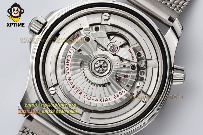 Seamaster 300M 2024 42mm VSF Silver/Dot on SS/SS Bracelet A8806 Seamaster 300M 2024 42mm VSF Silver/Dot on SS/SS Bracelet A8806