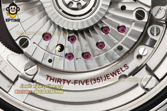 Seamaster 300M 2024 42mm VSF Silver/Dot on SS/SS Bracelet A8806 Seamaster 300M 2024 42mm VSF Silver/Dot on SS/SS Bracelet A8806