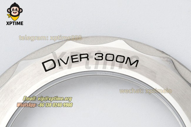 Seamaster 300M 2024 42mm VSF Silver/Dot on SS/SS Bracelet A8806 Seamaster 300M 2024 42mm VSF Silver/Dot on SS/SS Bracelet A8806