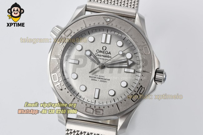 Seamaster 300M 2024 42mm VSF Silver/Dot on SS/SS Bracelet A8806 Seamaster 300M 2024 42mm VSF Silver/Dot on SS/SS Bracelet A8806