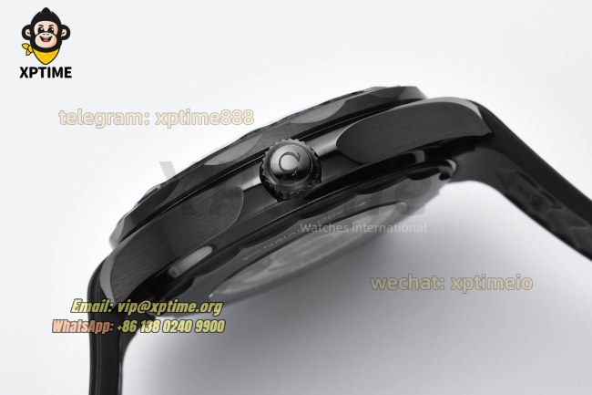 Seamaster 300M 43.5mm VSF Black/Dot on CER/RU Strap A8806 Seamaster 300M 43.5mm VSF Black/Dot on CER/RU Strap A8806