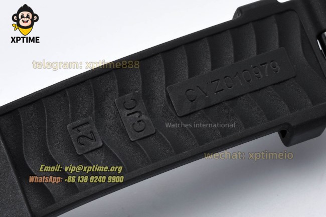 Seamaster 300M 43.5mm VSF Black/Dot on CER/RU Strap A8806 Seamaster 300M 43.5mm VSF Black/Dot on CER/RU Strap A8806