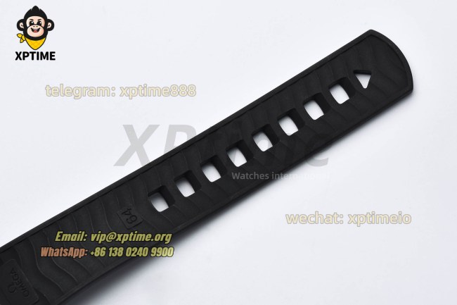 Seamaster 300M 43.5mm VSF Black/Dot on CER/RU Strap A8806 Seamaster 300M 43.5mm VSF Black/Dot on CER/RU Strap A8806