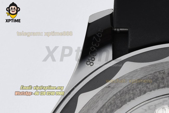 Seamaster 300M 43.5mm VSF Black/Dot on CER/RU Strap A8806 Seamaster 300M 43.5mm VSF Black/Dot on CER/RU Strap A8806