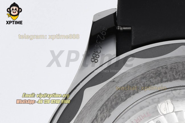 Seamaster 300M 43.5mm VSF Black/Dot on CER/RU Strap A8806 Seamaster 300M 43.5mm VSF Black/Dot on CER/RU Strap A8806