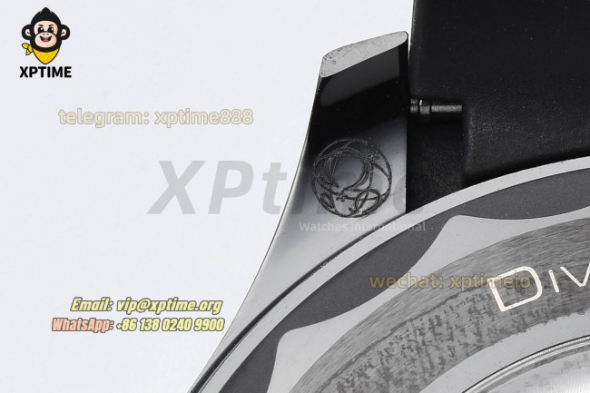 Seamaster 300M 43.5mm VSF Black/Dot on CER/RU Strap A8806 Seamaster 300M 43.5mm VSF Black/Dot on CER/RU Strap A8806